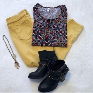 LuLaRoe multi color geometric t-shirt sz M NWT